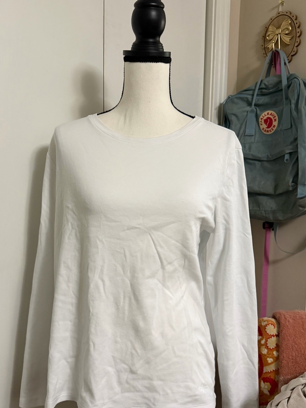 Isaac Mizrahi Classic Long-Sleeve Crew Tee in White size medium